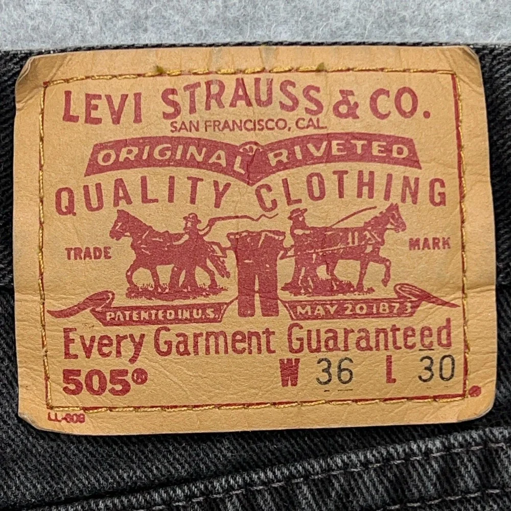 Vintage Levi's 505 Jeans Men's 35x29 Black Fade Regular Fit Straight Grunge 2002